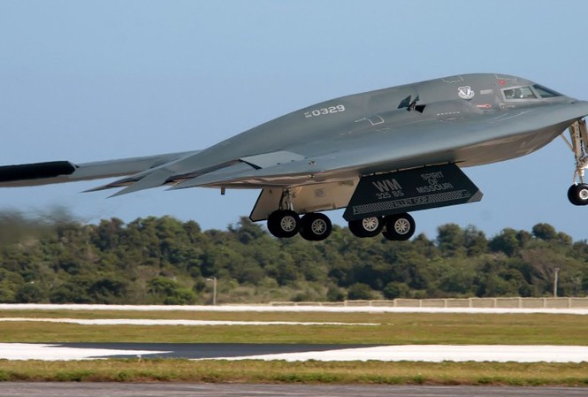Máy bay ném bom B-2 Spirit trở lại bầu trời Máy bay ném bom B-2 Spirit trở lại bầu trời