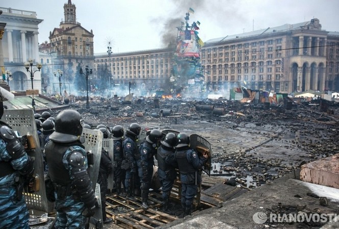 Cảnh sát Ukraine rút khỏi trung tâm Kiev Cảnh sát Ukraine rút khỏi trung tâm Kiev