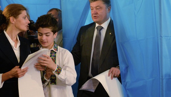 Bầu cử Tổng thống Ukraine: ‘Tỷ phú sôcôla’ tuyên bố chiến thắng ‘Tỷ phú sôcôla’ Petro Poroshenco