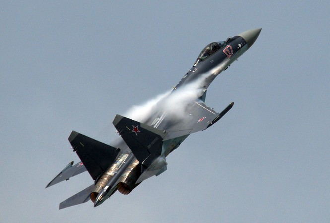 Tiêm kích Su-35S thực hiện hành trình siêu dài Tiêm kích Su-35S thực hiện hành trình siêu dài