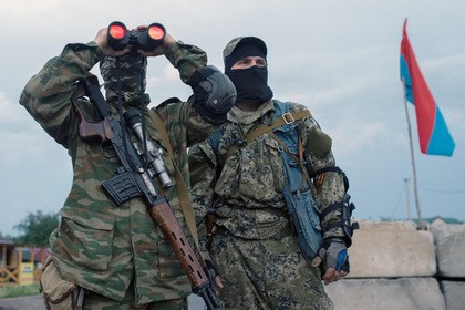 Lính Ukraine ‘giương cờ trắng’ tại Lugansk? Lính Ukraine ‘giương cờ trắng’ tại Lugansk?