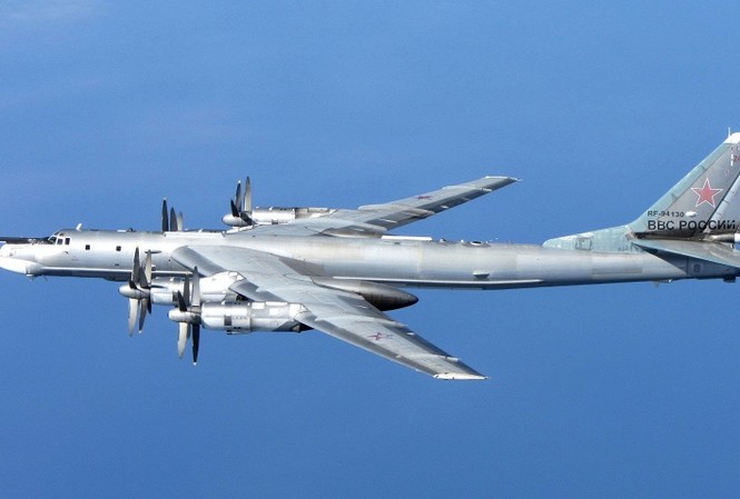 Nga bất ngờ đưa máy bay ném bom chiến lược tới Bắc Cực Máy bay ném bom chiến lược Tu-95MS