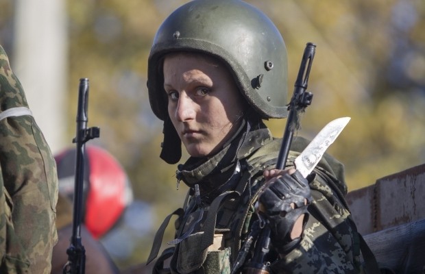 Những bóng hồng Ukraine tham chiến ở miền Đông Những bóng hồng Ukraine tham chiến ở miền Đông