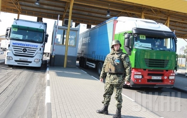 Nga chuẩn bị chuyến hàng nhân đạo thứ năm sang Ukraine Nga chuẩn bị chuyến hàng nhân đạo thứ năm sang Ukraine