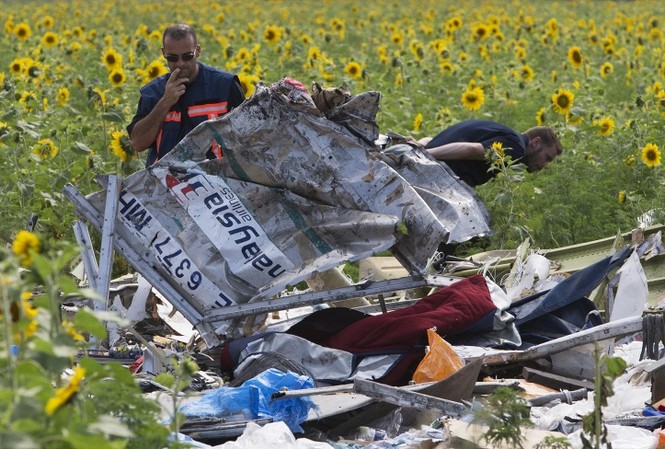 Thêm nhân chứng khẳng định MH17 bị máy bay bắn hạ Thêm nhân chứng khẳng định MH17 bị máy bay bắn hạ