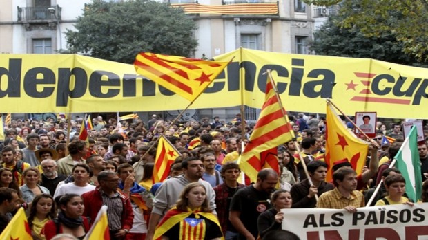 Cận cảnh cuộc bỏ phiếu lịch sử ở xứ Catalonia Cận cảnh cuộc bỏ phiếu lịch sử ở xứ Catalonia