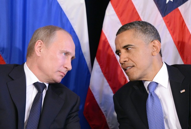 Ông Putin và Obama nói chuyện 7 phút tại Bắc Kinh Ông Putin (trái) đã có cuộc gặp đầu tiên với ông Obama sau nhiều tháng "đóng băng quan hệ" do cuộc khủng hoảng Ukraine