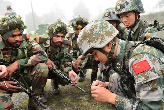 Ấn Độ và Trung Quốc tập trận 'Tay trong tay 2014' Ấn Độ và Trung Quốc tập trận 'Tay trong tay 2014'