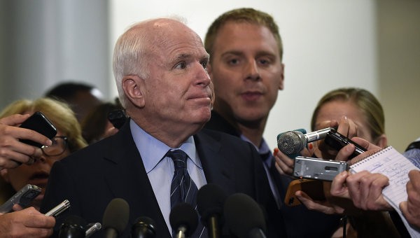 Ông John McCain từ chối làm cố vấn Tổng thống Ukraine Thượng nghị sĩ Mỹ John McCain từ chối tham gia Hội đồng cố vấn Ukraine