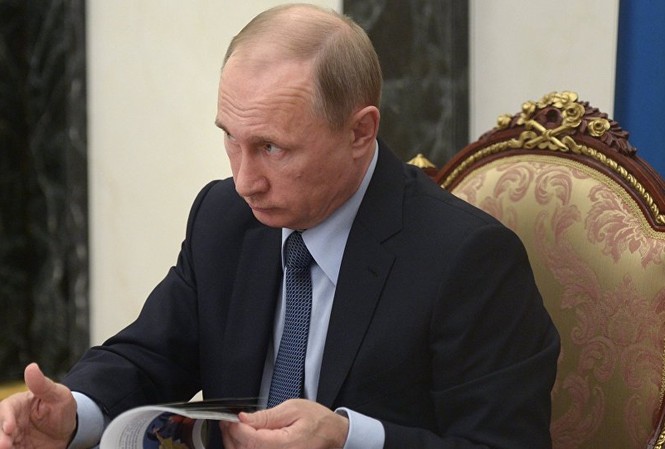 Ông Putin: Vụ bắt hàng loạt quan chức FIFA là bất thường Tổng thống Nga Vladimir Putin cho rằng, việc các quan chức FIFA bị bắt giữ theo yêu cầu của Mỹ là động thái bất bình thường