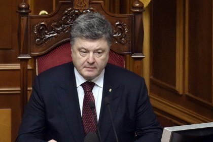 Ông Poroshenko tuyên bố kết thúc khủng hoảng chính trị ở Ukraine Tổng thống Ukraine Poroshenko tuyên bố cuộc khủng hoảng chính trị tại Quốc hội và Chính phủ nước này đã chấm dứt. Ảnh: Kommersant