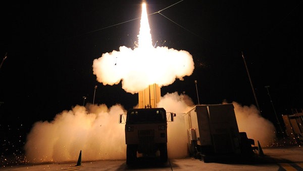 Phớt lờ Trung Quốc, Mỹ - Hàn triển khai hệ thống phòng thủ THAAD Ảnh: AP