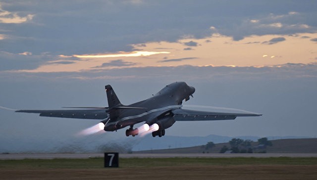 Mỹ đưa B-1B Lancer tới Thái Bình Dương ngăn Triều Tiên, Trung Quốc Mỹ lần đầu đưa máy bay B-1B Lancer tới Thái Bình Dương trong 10 năm qua. Ảnh: AP