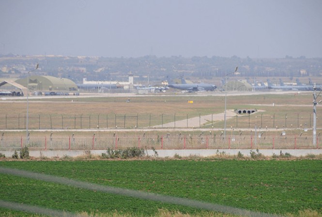 Vũ khí hạt nhân Mỹ ở Thổ Nhĩ Kỳ có thể vào tay khủng bố Một góc căn cứ không quân Incirlik của Thổ Nhĩ Kỳ. Ảnh: Reuters