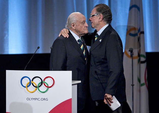 Cựu Chủ tịch FIFA Joao Havelange qua đời ở tuổi 100 Cựu Chủ tịch FIFA Joao Havelange (trái) qua đời ở tuổi 100. Ảnh: AP