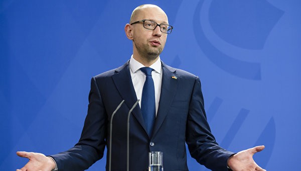 Cựu Thủ tướng Ukraine yêu cầu NATO cung cấp vũ khí phòng thủ Cựu Thủ tướng Arseniy Yatseniuk mong muốn NATO cung cấp vũ khí cho Ukraine. Ảnh: AFP