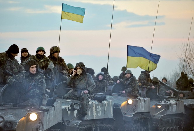 THẾ GIỚI 24H: Ukraine chuyển vũ khí hạng nặng về Donbass Ảnh: Unian
