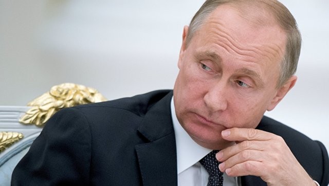 Tổng thống Nga Putin bất ngờ sa thải 8 tướng Tổng thống Nga Vladimir Putin vừa ký sắc lệnh sa thải tám tướng. Ảnh: RIA Novosti