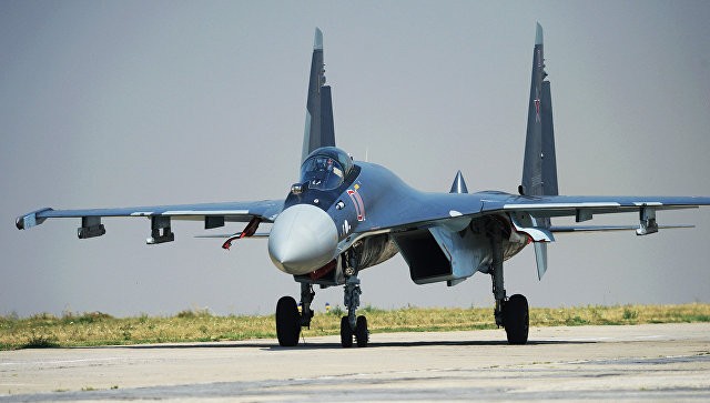 Trung Quốc nhận 4 tiêm kích Su-35 trước cuối năm 2016 Tiêm kích đa năng Su-35. Ảnh: RIA Novosti