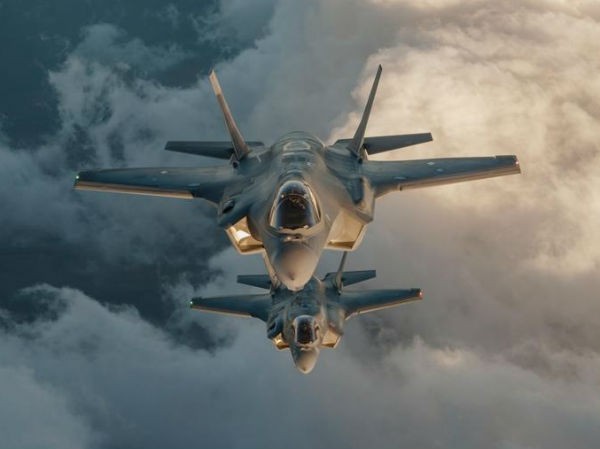 Mỹ bất ngờ thu hồi 10 siêu chiến đấu cơ F-35 Ảnh: US Navy