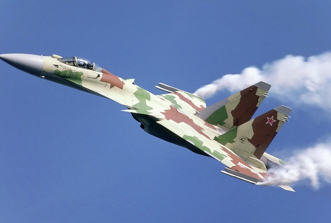 So sánh sức mạnh tiêm kích Su-35 với ‘thú ăn thịt’ F-22 Ảnh: Sputnik
