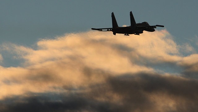 Tiêm kích Su-27 chặn B-52 của Mỹ trên biển Baltic Ảnh: RIA Novosti