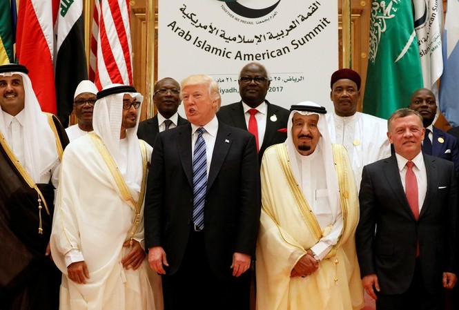 Tính chất ‘lá mặt lá trái’ của Mỹ trong khủng hoảng Qatar Ảnh: TheAtlantic