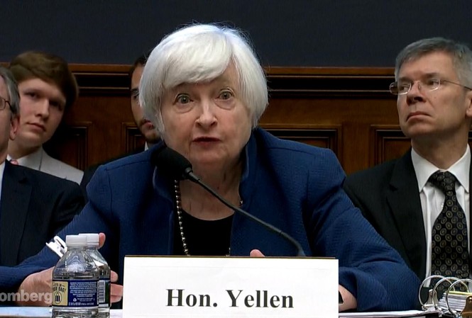 Chủ tịch Fed: Thời đại tiền lẻ không sớm kết thúc Ảnh: Bloomberg