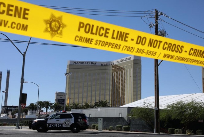 THẾ GIỚI 24H: Phát hiện kho vũ khí tại nhà nghi phạm xả súng Las Vegas Ảnh: Reuters