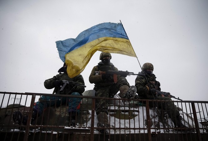 Ukraine chấm dứt một thỏa thuận quốc phòng với Nga Ảnh: Reuters