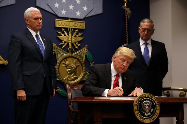 Mỹ dỡ bỏ lệnh cấm tị nạn từ những người có ‘nguy cơ cao’ Ảnh: Reuters
