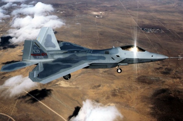 Tiêm kích Su-57 của Nga đang khiến Mỹ hoảng loạn? Ảnh: AFP