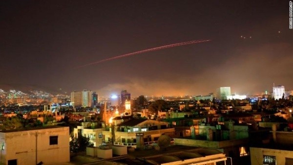 Mỹ kết thúc đợt không kích đầu tiên vào Syria Mỹ kết thúc đợt không kích đầu tiên vào Syria