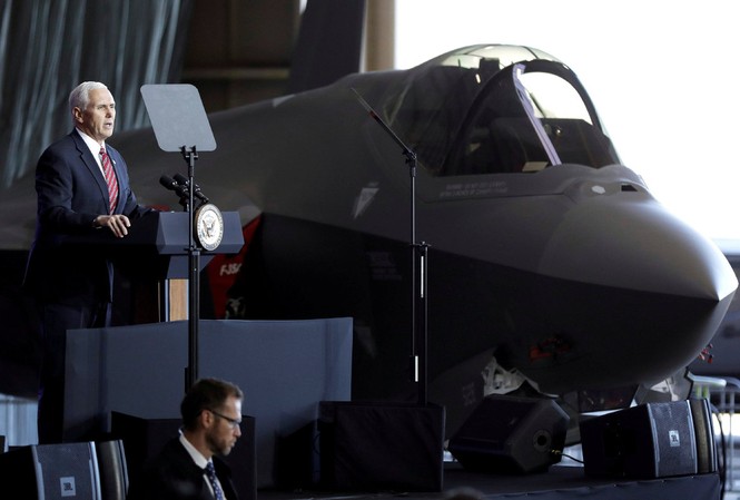 Tiêm kích F-35 Mỹ hạ cánh khẩn cấp ở Nhật Bản Tiêm kích F-35 Mỹ hạ cánh khẩn cấp ở Nhật Bản