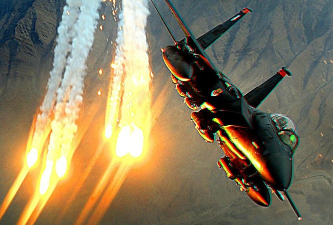 F-15C Eagle đủ sức đương đầu tiêm kích thế hệ năm Su-57? F-15C Eagle đủ sức đương đầu tiêm kích thế hệ năm Su-57?