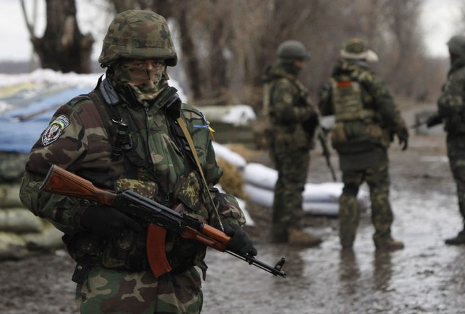 Nghị sĩ Crimea: Ukraine đưa quân đến biên giới Nga Nghị sĩ Crimea: Ukraine đưa quân đến biên giới Nga