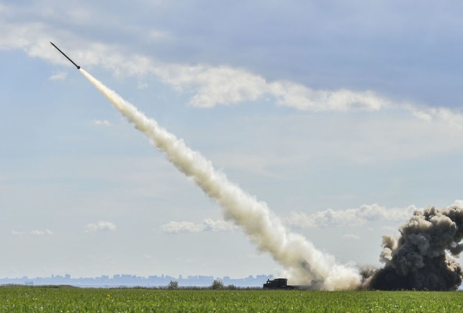 Ukraine chế tạo tên lửa hủy diệt mục tiêu khoảng cách 300km Ảnh: Sputnik