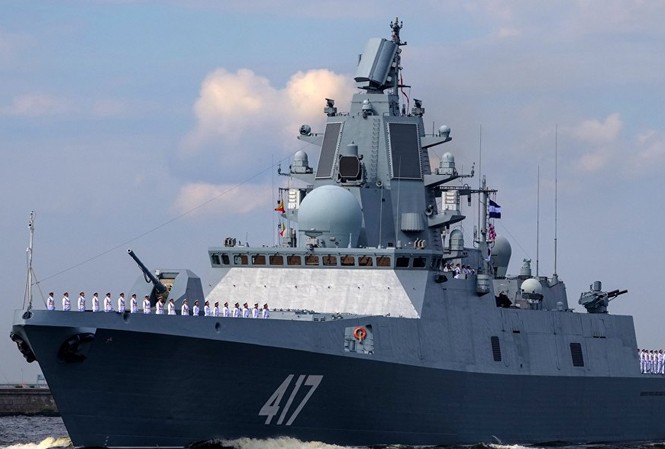 Nga thượng cờ tàu hộ vệ tên lửa Đô đốc Gorshkov Ảnh: RIA Novosti