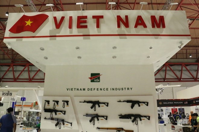 Việt Nam lần đầu tham gia triển lãm quốc phòng tại Indonesia Gian triển lãm của Việt Nam đang được hoàn thiện. (Ảnh: Trần Chiến/Vietnam+)