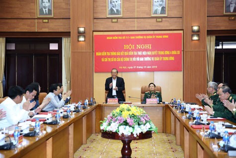 Thông báo kết quả kiểm tra tại Quân uỷ Trung ương Uỷ viên Bộ Chính trị, Phó Thủ tướng Thường trực Chính phủ Trương Hòa Bình, Trưởng Đoàn kiểm tra số 77 của Bộ Chính trị phát biểu kết luận buổi làm việc. Ảnh: VGP/Lê Sơn