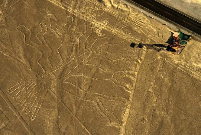 Bí ẩn 'Những đường vẽ Nazca' giữa sa mạc Peru Bí ẩn 'Những đường vẽ Nazca' giữa sa mạc Peru