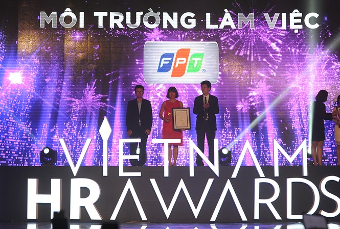 FPT lần thứ 2 liên tiếp giành “cú đúp” tại Vietnam HR Awards FPT lần thứ 2 liên tiếp giành “cú đúp” tại Vietnam HR Awards