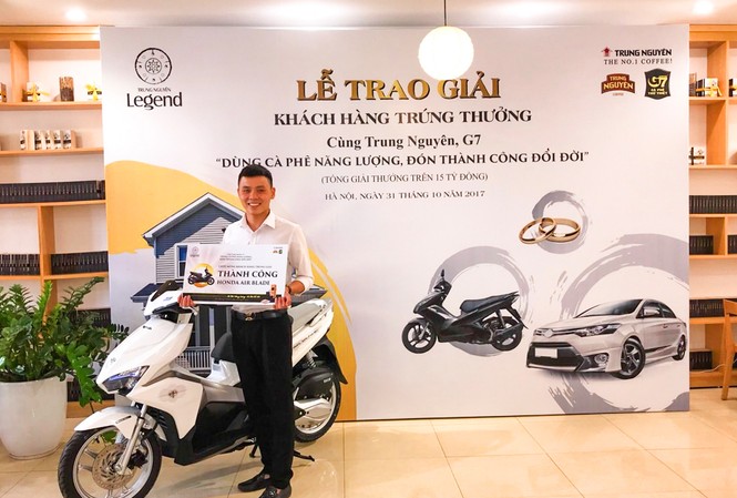 Mua 1 hộp cà phê, trúng căn nhà 2 tỉ Niềm vui của một khách hàng nhận giải ở Hà Nội