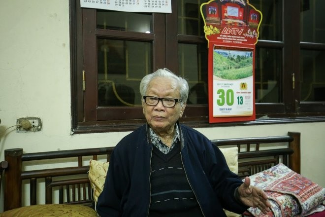 Nhạc sĩ Hồng Đăng: Quen bị nhắc tên mình khi than phiền về hương hoa sữa Nhạc sĩ Hồng Đăng say xưa nói về ca khúc "Hoa sữa"