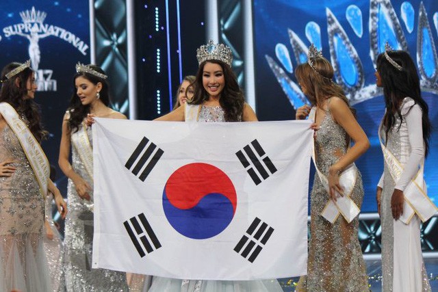 Tân hoa hậu siêu quốc gia bị chê kém sắc Jenny Kim đăng quang ngôi vị Hoa hậu siêu quốc gia 2017, tối 1/12 tại Ba Lan.