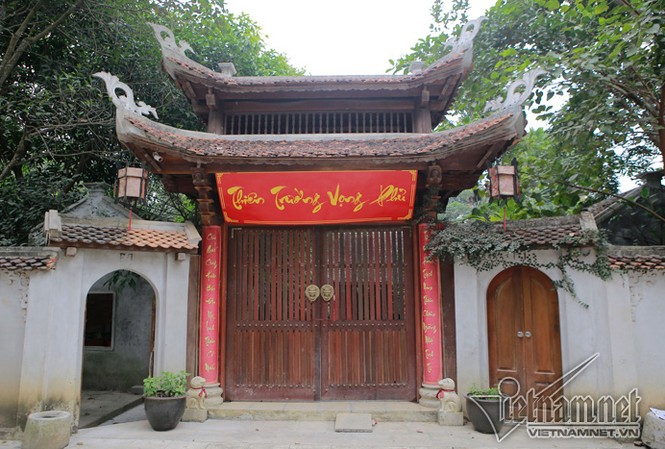 Cận cảnh nhà thờ Tổ rộng nghìn mét, hơn 10 tỷ của Vượng Râu Cận cảnh nhà thờ Tổ rộng nghìn mét, hơn 10 tỷ của Vượng Râu