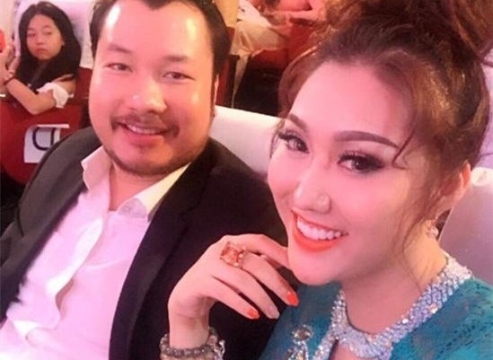 Showbiz 7/2: Phi Thanh Vân được tình cũ tặng quà 2 tỷ đồng dù chia tay Phi Thanh Vân và bạn trai cũ thời còn mặn nồng