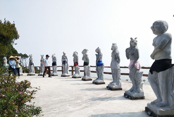 Nhà điêu khắc Trần Minh Tuấn, tác giả của 12 tượng con giáp lên tiếng Nhà điêu khắc Trần Minh Tuấn, tác giả của 12 tượng con giáp lên tiếng