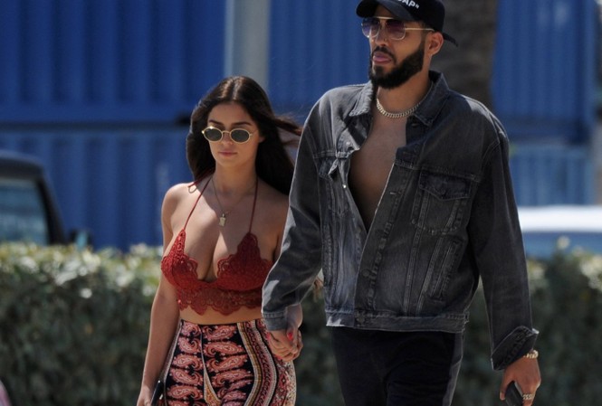 Demi Rose diện nội y khoe vòng 1 bốc lửa, sánh bước bên bạn trai Đây là lần đầu tiên cặp đôi xuất hiện bên nhau sau khi bị phát hiện đi cùng nhau vào tháng 12 năm ngoái