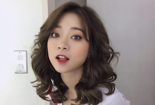 Hot girl mắng khách 'vô duyên' gây xôn xao khi bình luận World Cup Hot girl mắng khách 'vô duyên' gây xôn xao khi bình luận World Cup